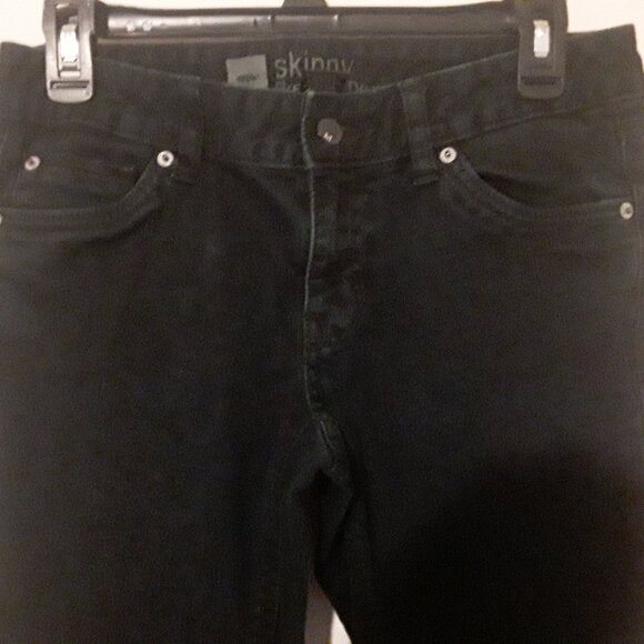 Mossimo Skinny Premium black denim jeans, ladies size 4S w/zipper/button fly - Picture 2 of 7